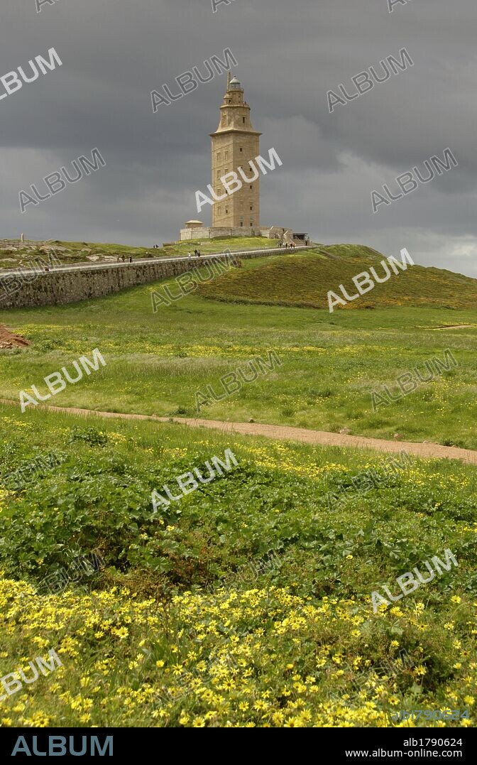 GALICIA. A CORUÑA. Vista del paisaje que rodea a la TORRE DE HERCULES, que se encuentra situada en la PUNTA DE ORZAN. España.