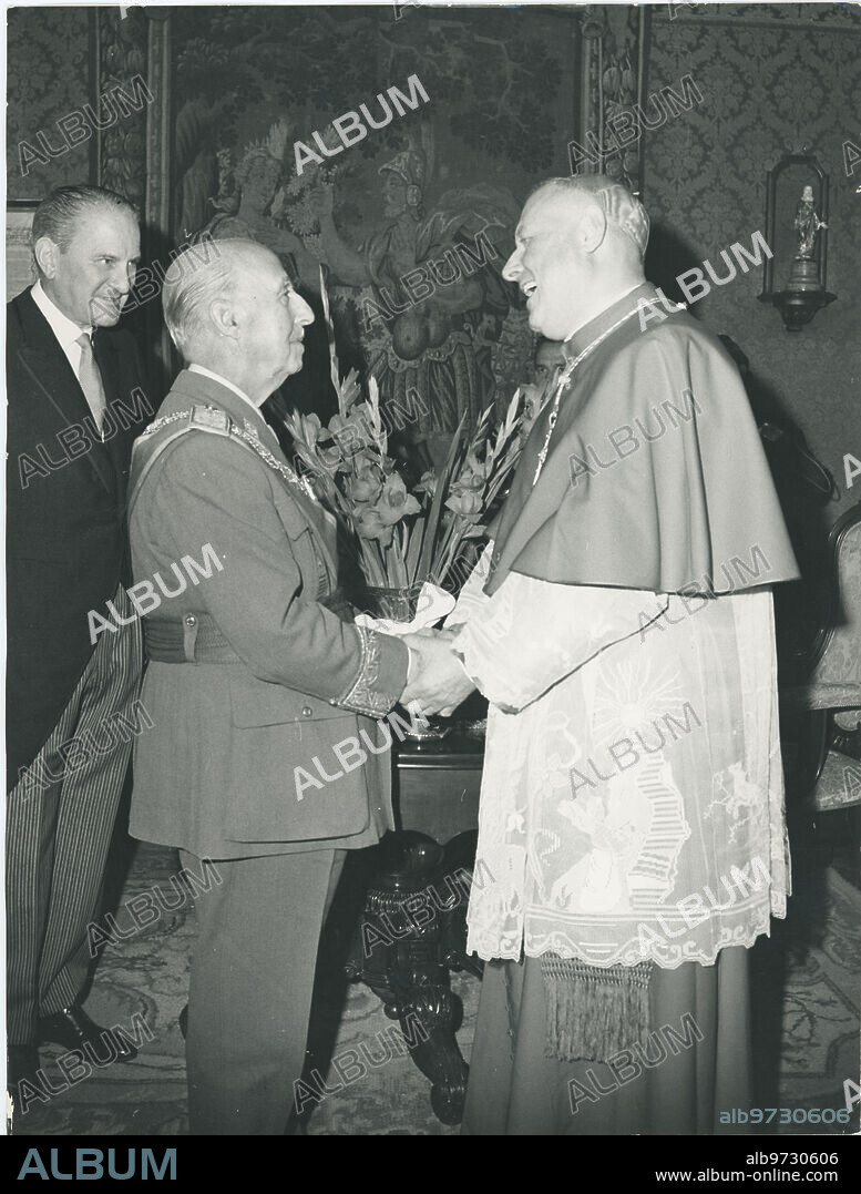 Vitoria, 09/24/1969. Francisco Franco, in the deputation, greets the Pontifical Legate, Cardinal Angelo Dell Acqua, in charge of officiating the consecration of the city's new cathedral, an act presided over by the Head of State.