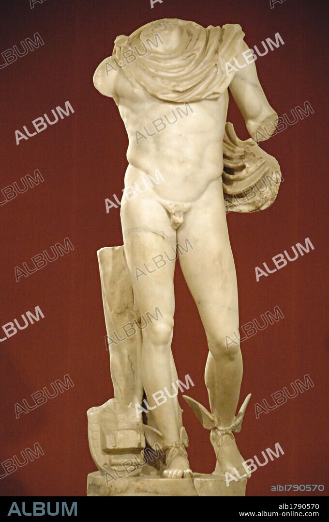 ARTE ROMANO. ESPAÑA. ESTATUA DE MERCURIO procedente de Itálica, provincia de Sevilla. Data de mediados del s. II d. C. y está realizada en mármol blanco de la isla griega de Paros. Museo Arqueológico de Sevilla. Andalucía.