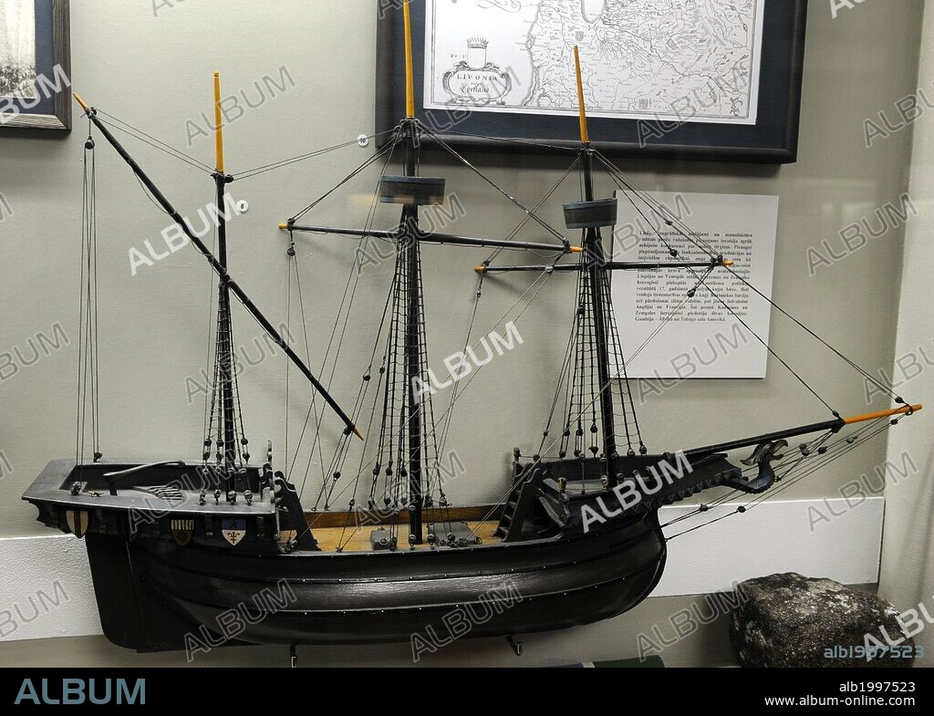 HISTORIA DE LA NAVEGACION. EDAD MEDIA. NORTE EUROPA. Hokl o Holke, embarcación muy utilizada en el norte de Europa, como buque de mercaderías. S. XV-XVI. Maqueta realizada por autor desconocido (XIX). Museo de la Historia y la Navegación. Riga. Letonia.