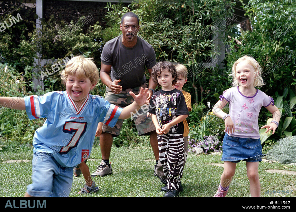 EDDIE MURPHY en PAPÁ CANGURO, 2003 (DADDY DAY CARE), dirigida por STEVE CARR. Copyright 20TH CENTURY FOX / McBROOM, BRUCE.