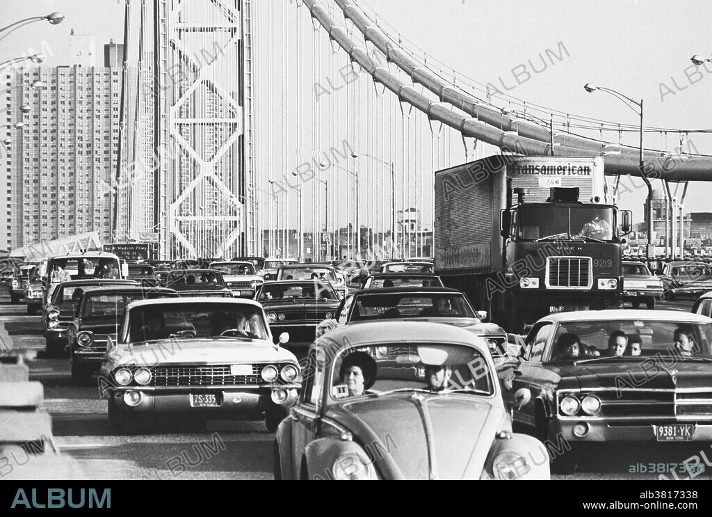 Bumper to bumper traffic on the George Washington Bridge, New York City, circa 1969.
