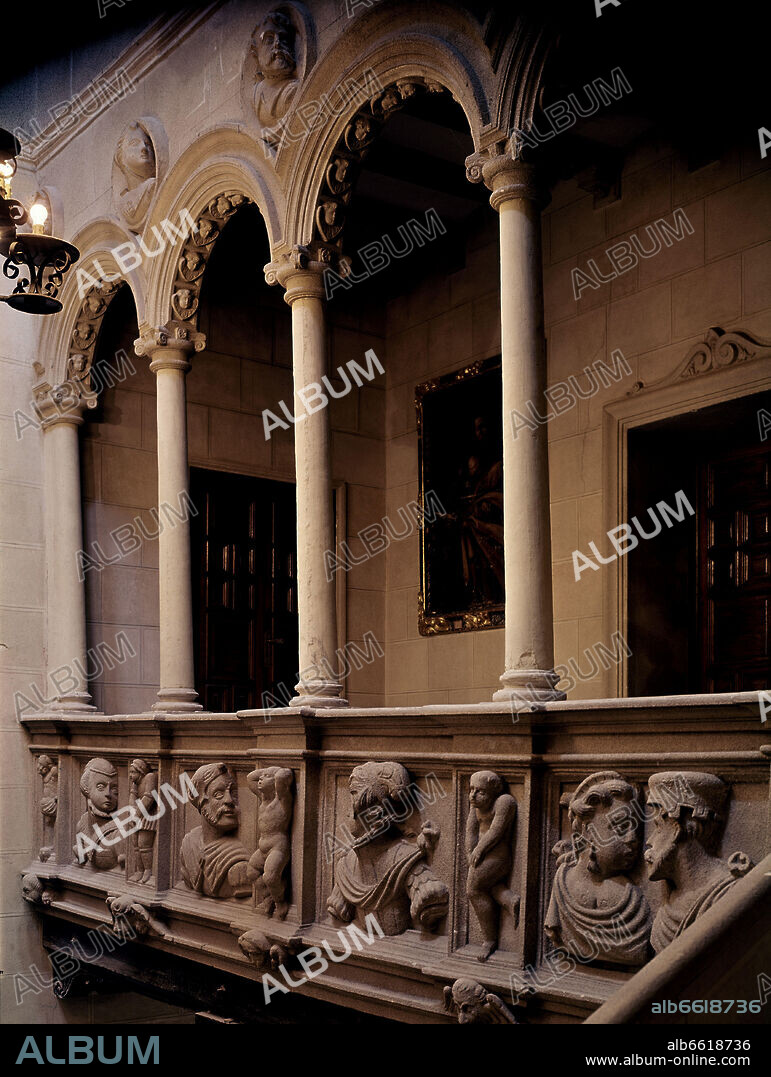 AUTOR LIBRE 01307. PARTE SUPERIOR DE LA ESCALERA DEL AYUNTAMIENTO DE HUESCA - SIGLO XVI - RENACIMIENTO ESPAÑOL.