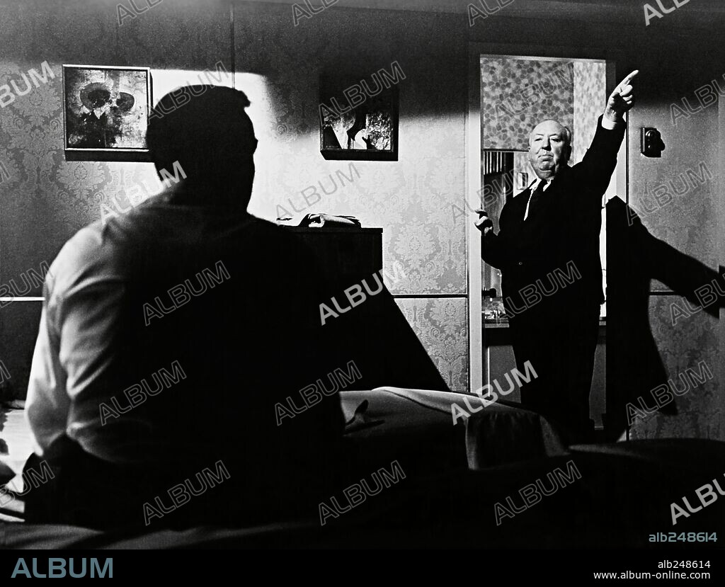 ALFRED HITCHCOCK y SEAN CONNERY en MARNIE, LA LADRONA, 1964 (MARNIE), dirigida por ALFRED HITCHCOCK. Copyright UNIVERSAL PICTURES.