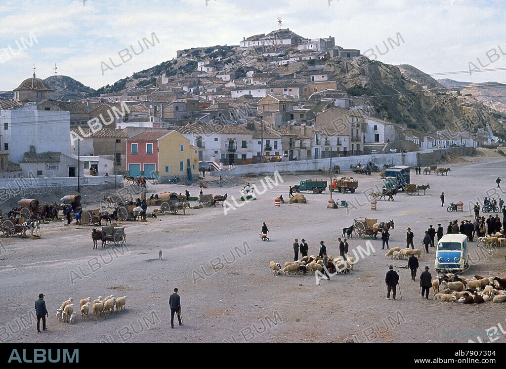 VISTA DE UN PUEBLO - FOTO AÑOS 60.
