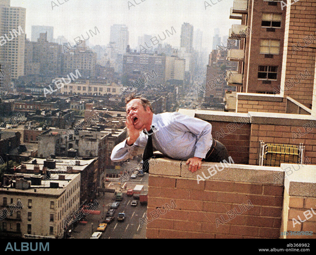 JACK LEMMON in THE PRISONER OF SECOND AVENUE, 1975, directed by MELVIN FRANK. Copyright WARNER BROTHERS.