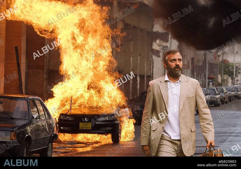 GEORGE CLOONEY en SYRIANA, 2005, dirigida por STEPHEN GAGHAN. Copyright WARNER BROS. / WILSON, GLEN.