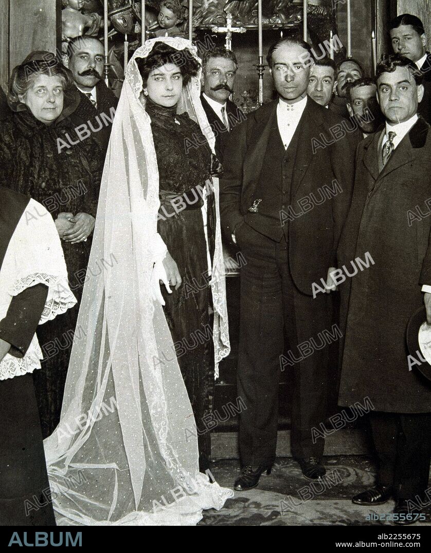 PASTORA IMPERIO. BAILARINA FLAMENCA ESPAÑOLA BODA CON RAFAEL GOMEZ " EL GALLO " EL 20 - 2 - 1911 EN LA IGLESIA DE SAN SEBASTIAN DE MADRID. ROSARIO MONJE , LA MADRINA. EL TORERO " MINUTO " , EL PADRINO.