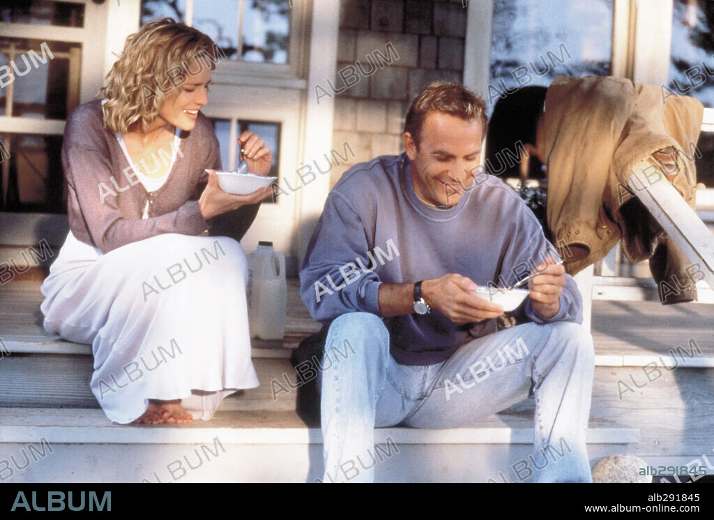 KEVIN COSTNER y ROBIN WRIGHT en MENSAJE EN UNA BOTELLA, 1999 (MESSAGE IN A BOTTLE), dirigida por LUIS MANDOKI. Copyright WARNER BROS. PICTURES / GLASS, BEN.