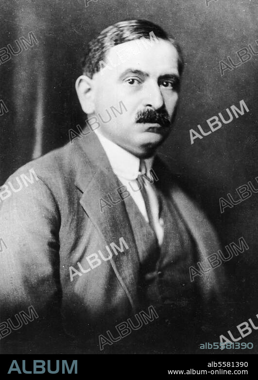 Bauer, Otto österr. Politiker (SPÖ, Hauptvertreter des Austromarxismus; 1918/19 Staatssekretär des Auswärtigen). Wien 5.9.1882 - Paris 4.7.1938. Porträtaufnahme, um 1920.