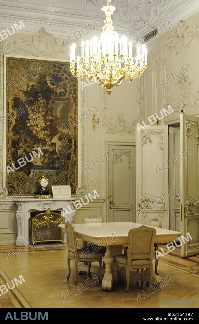Museo del Hermitage (The State Hermitage Museum). Pequeño Comedor, de los apartamentos privados del Palacio de Invierno. Decorado entre 1894-1895 según proyecto de Alexander Krasovsky. San Petersburgo. Rusia.