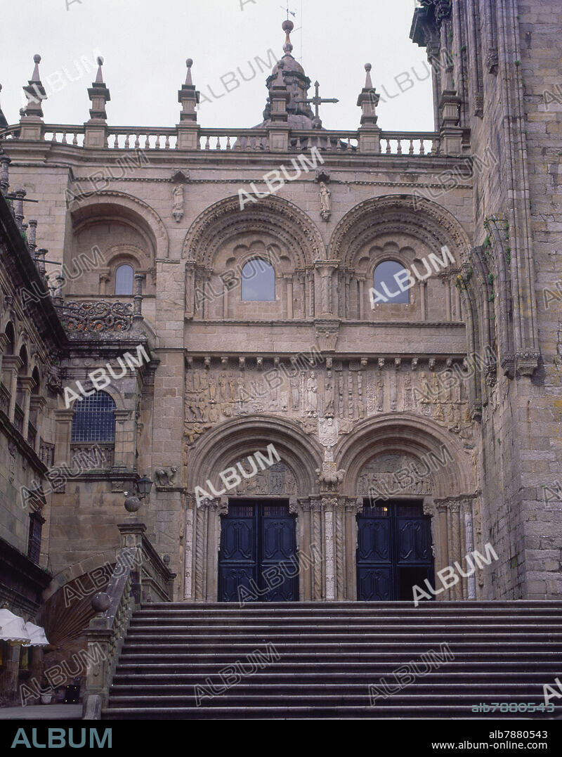 EXTERIOR - FACHADA DE PLATERIAS -1103/1117- ARQUITECTURA ROMANICA ESPAÑOLA.