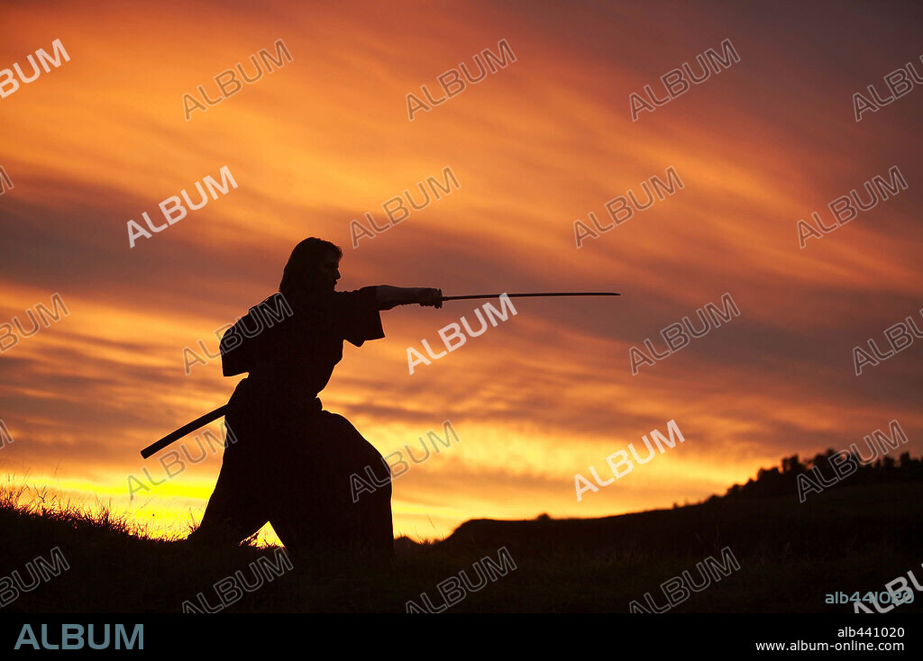 TOM CRUISE en EL ÚLTIMO SAMURAI, 2003 (THE LAST SAMURAI), dirigida por EDWARD ZWICK. Copyright WARNER BROS. / JAMES, DAVID.