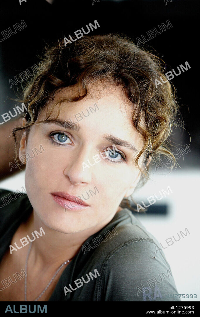 VALERIA GOLINO in GIULIA NON ESCE LA SERA, 2009, unter der Regie von GIUSEPPE PICCIONI.