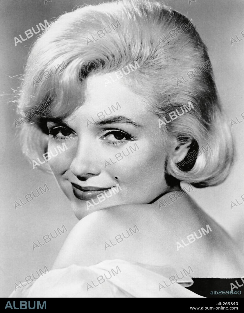 NORMA JEAN BAKER. MARILYN MONROE in LET'S MAKE LOVE, 1960, directed by GEORGE CUKOR. Copyright 20TH CENTURY FOX.