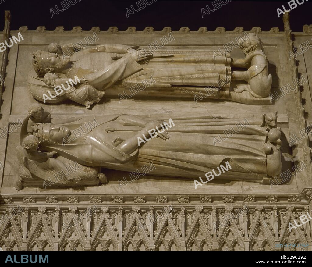 PEDRO IV DE ARAGON Y III DE CATALUÑA, llamado "El Ceremonioso" (Balaguer,1319-Barcelona,1387). Rey de la Corona de Aragón (1336-1387), hijo de Alfonso el Benigno y Teresa de Entença. Tumba de PEDRO III Y SU ESPOSA LEONOR DE SICILIA. PANTEON REAL (lado norte). MONASTERIO DE POBLET. VIMBODI. Provincia de Tarragona. Cataluña.