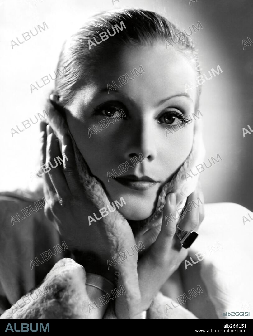 GRETA GARBO.  1931