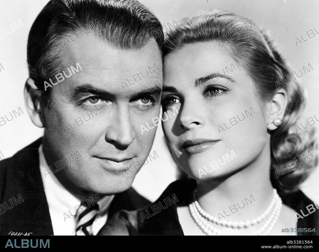 GRACE KELLY und JAMES STEWART in REAR WINDOW, 1954, unter der Regie von ALFRED HITCHCOCK. Copyright PARAMOUNT PICTURES.