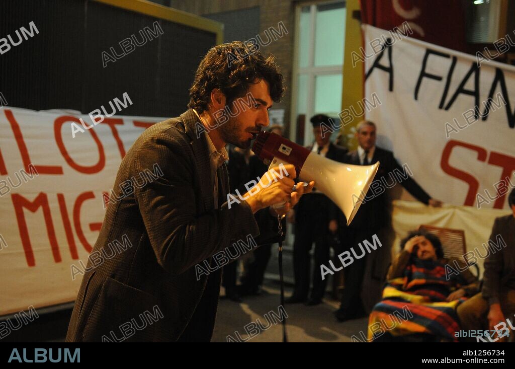 RICCARDO SCAMARCIO in THE BIG DREAM, 2009 (IL GRANDE SOGNO), directed by MICHELE PLACIDO. Copyright TAODUE FILM.