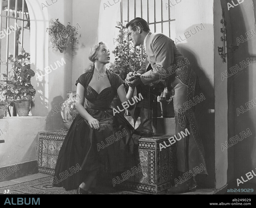 GENEVIEVE PAGE and MARIO CABRE in NOCHES ANDALUZAS, 1954, directed by MAURICE CLOCHE. Copyright GOYA FILMS/EXCLUSIVAS FLORALVA/LES FILMS MAURICE CLOCHE.
