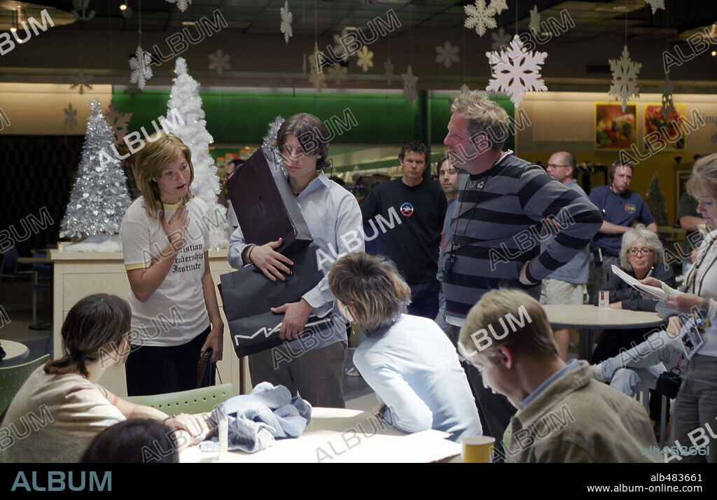 BRIAN DANNELLY, EVA AMURRI, JENA MALONE, MACAULAY CULKIN, MANDY MOORE y PATRICK FUGIT en SALVADOS!, 2004 (SAVED!), dirigida por BRIAN DANNELLY. Copyright UNITED ARTISTS / PERA, DIYAH.