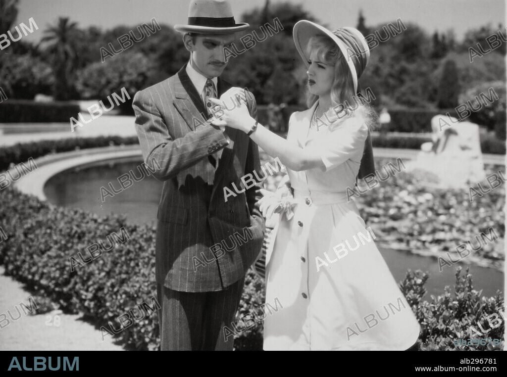 FERNANDO FERNAN GOMEZ y SARA MONTIEL en EMPEZO EN BODA, 1944. Copyright FILMOFONO.