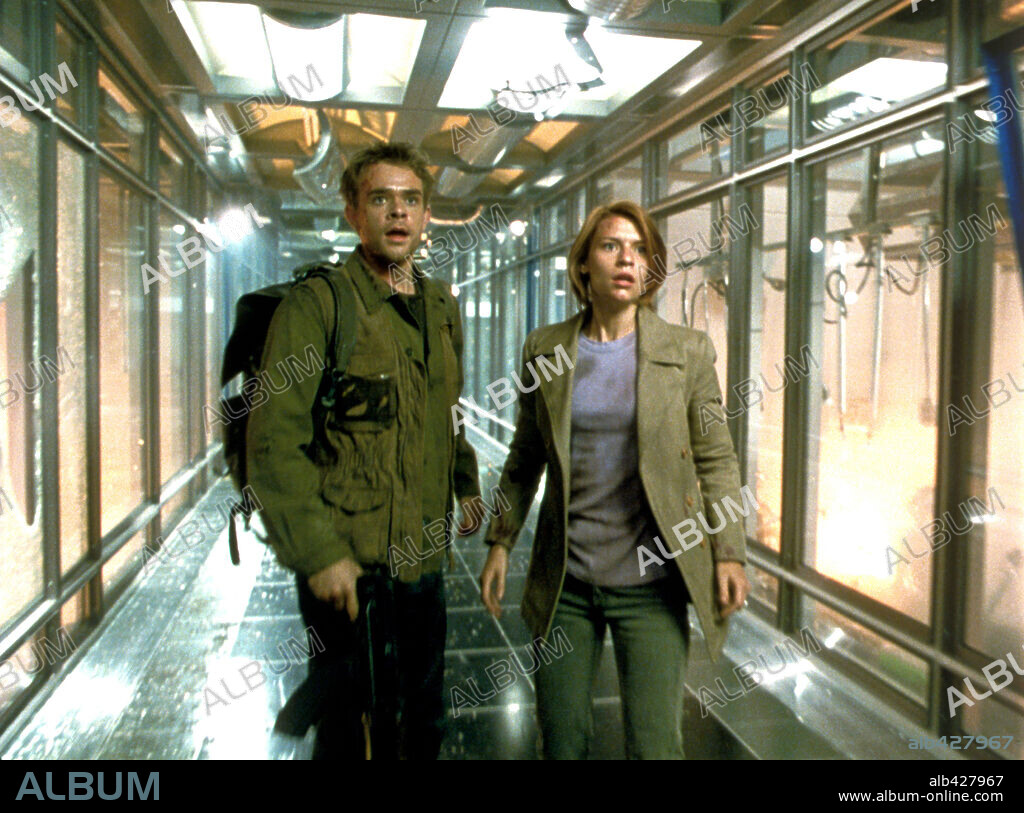 CLAIRE DANES und NICK STAHL in TERMINATOR 3: RISE OF THE MACHINES, 2003, unter der Regie von JONATHAN MOSTOW. Copyright IMF 3.