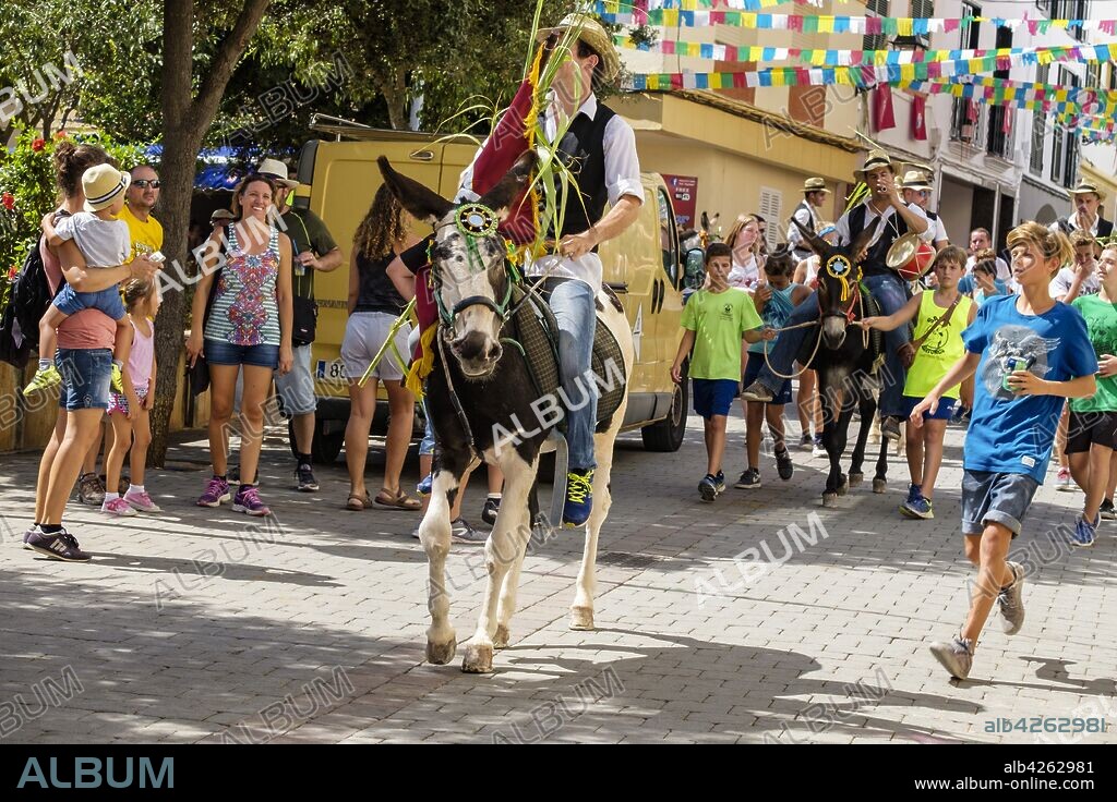 parodia de Jaleo, Jaleo d'Ases, fiestas de Sant Bartomeu, Ferreries, Menorca, balearic islands, Spain.