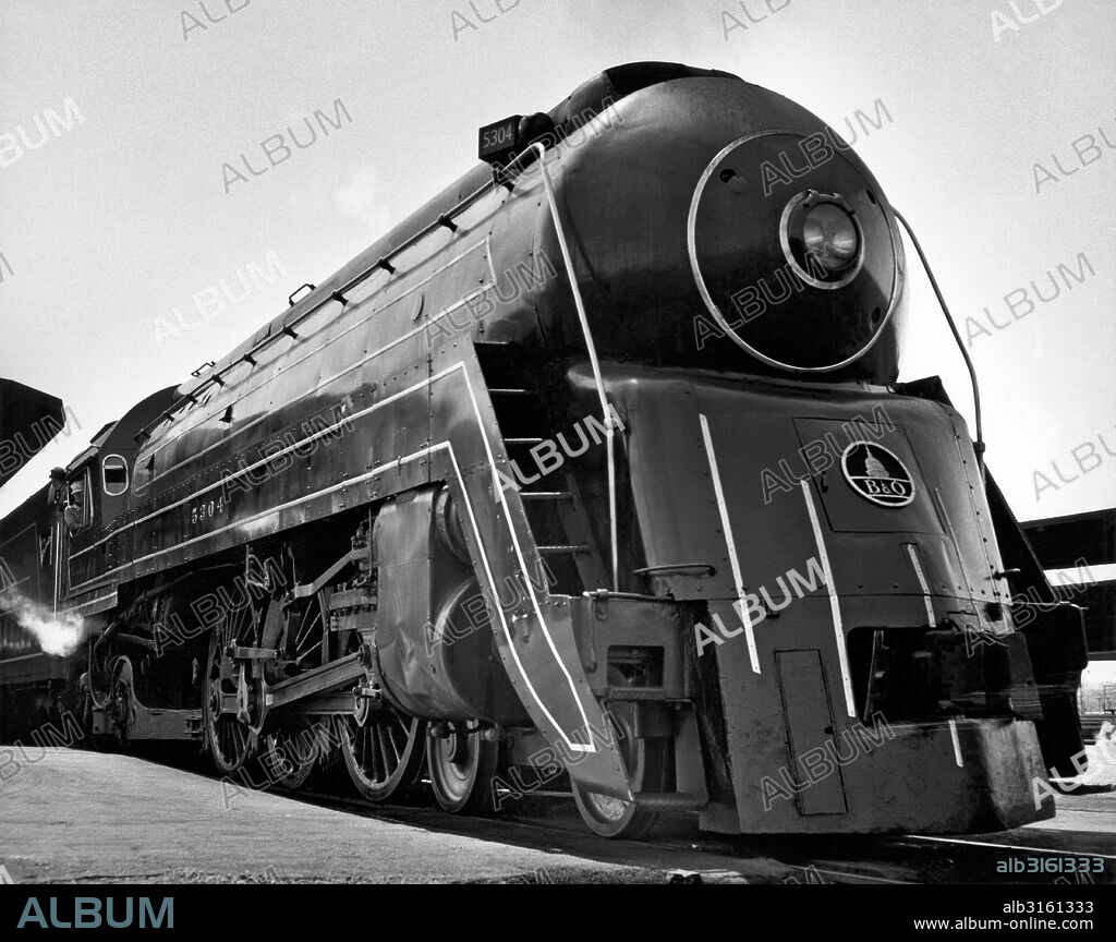 Cincinnati, Ohio: March 25, 1955. The Baltimore and Ohio locomotive, the 'Cincinnatian', for the passenger train that ran between Baltimore, Maryland, and Cincinnati, Ohio, starting in 1947.