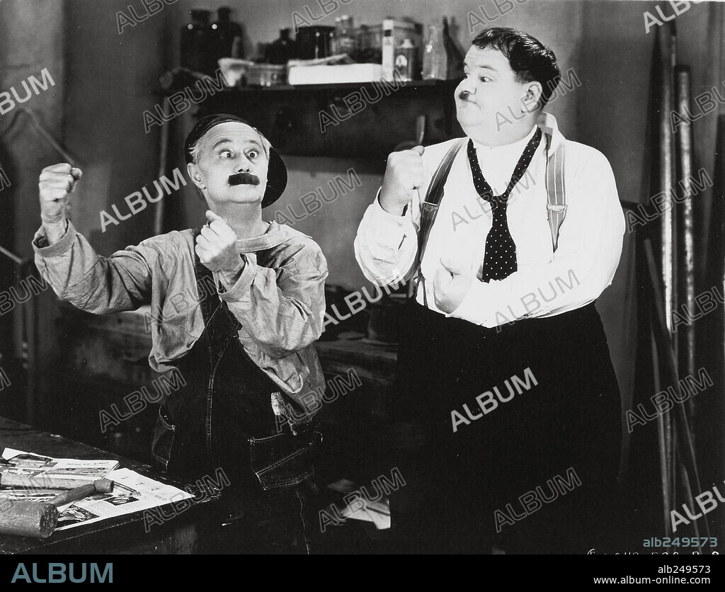 BEN TURPIN and OLIVER HARDY in SAPS AT SEA, 1940, directed by GORDON DOUGLAS. Copyright AU/HAL ROACH.