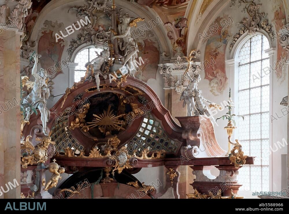 Birnau sur le lac de Constance (Bade-Wurtemberg, Allemagne), église de pélerinage Sainte-Marie (constr. 1747-49 ; arch. : Peter Thumb). Autel principal (stuc, v. 1747/58, de Josef Anton Feichtmayr (1696-1770) ). Vue partielle : le couronnement et l'oeil de Dieu. (Florian Monheim).
