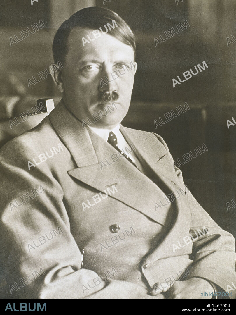 HITLER, Adolf (Braunnau, 1889-Berlín, 1945). Político alemán. Jefe del Partido Obrero Nacional-Socialista. Autor de "Mein Kampf", doctrina del nazismo. Su política anexionista provocó la Segunda Guerra Mundial (1939-1945) .
