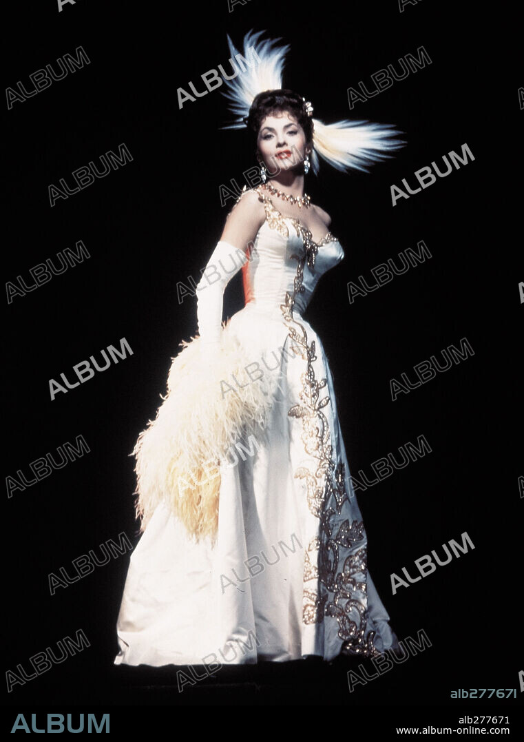 GINA LOLLOBRIGIDA in BEAUTIFUL BUT DANGEROUS, 1956 (LA DONNA PIU BELLA DEL MONDO), directed by ROBERT Z. LEONARD. Copyright G.E.S.I. CINEMATOGRAFICA.