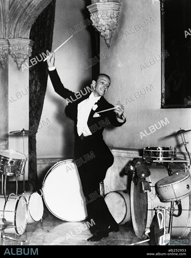 FRED ASTAIRE in A DAMSEL IN DISTRESS, 1937, directed by GEORGE STEVENS. Copyright RKO RADIO PICTURES.