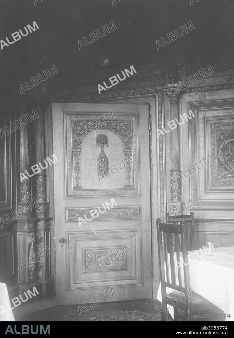 Place: Wykehurst Park, Bolney, Sussex. Date:.