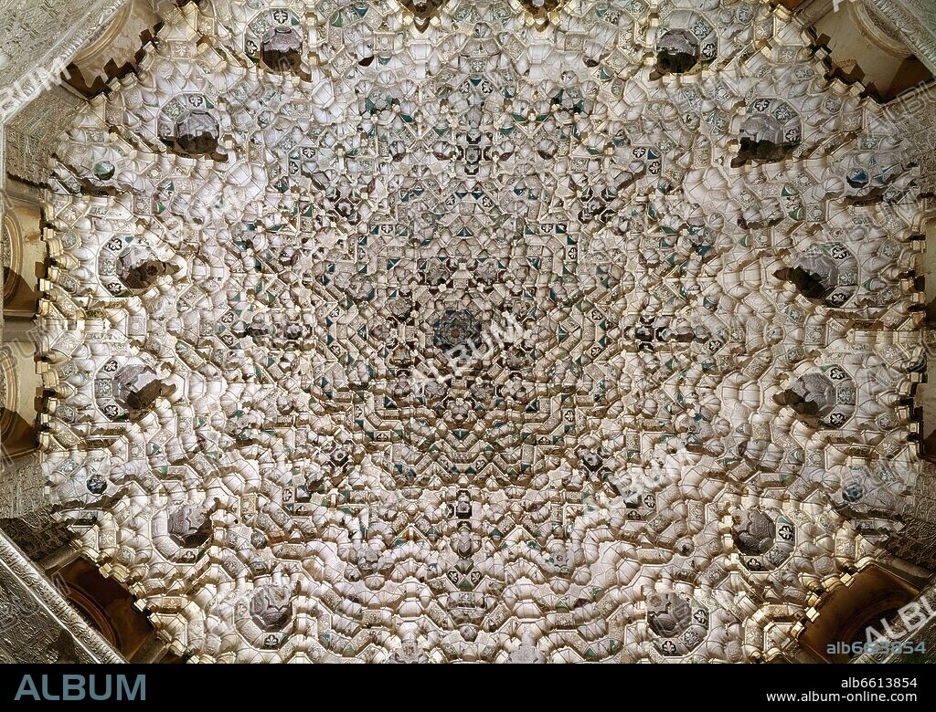 CUPULA DE MOCARABES - SIGLO XIV.