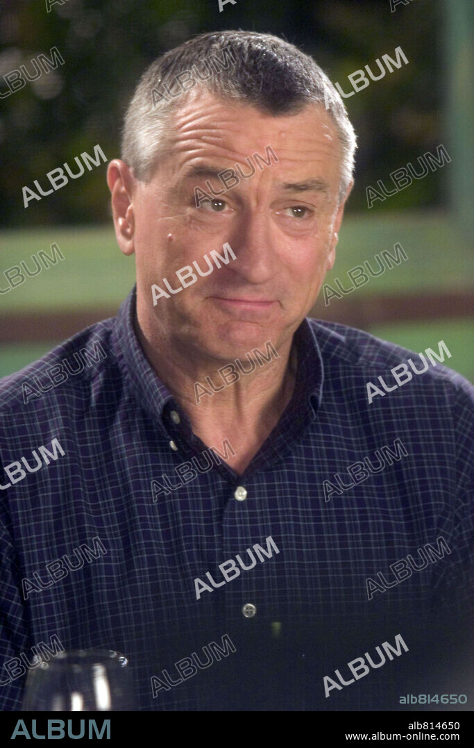 ROBERT DE NIRO in MEET THE FOCKERS, 2004, directed by JAY ROACH. Copyright DREAMWORKS.