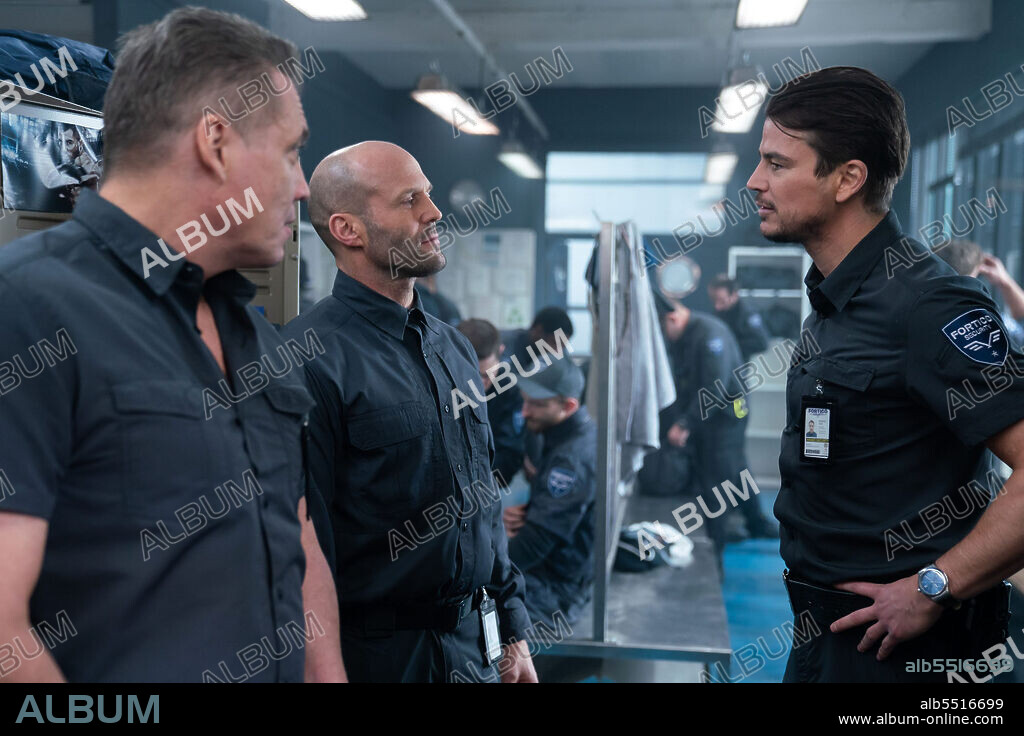 HOLT MCCALLANY, JASON STATHAM y JOSH HARTNETT en DESPIERTA LA FURIA, 2021 (WRATH OF MAN), dirigida por GUY RITCHIE. Copyright Metro-Goldwyn-Mayer (MGM).