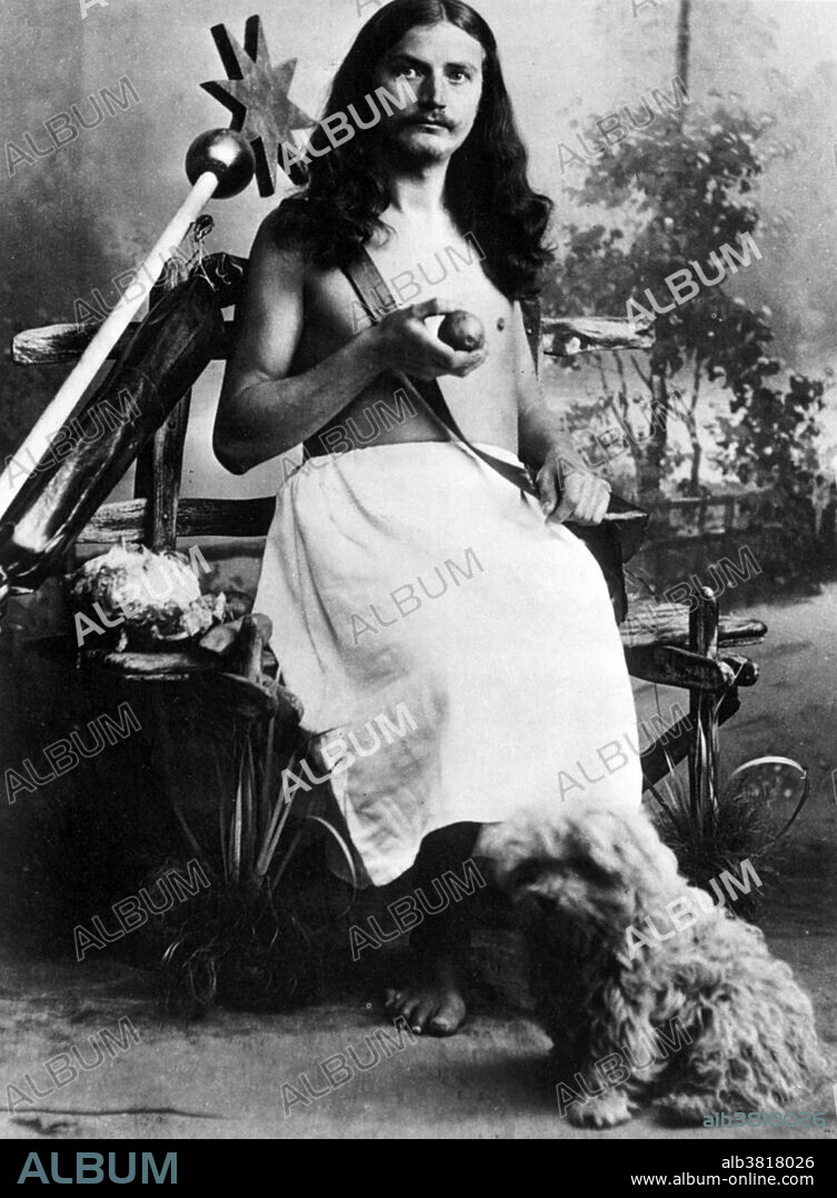 Gustav Nagel (1874-1952), a so-called "eco freak" and hippie before his time. He wandered through Germany to promote simple and natural living. He lived in a cave in Brandenburg on a vegetarian diet and wore simple clothes and sandals. He also campaigned against the use of capital letters and published several books.