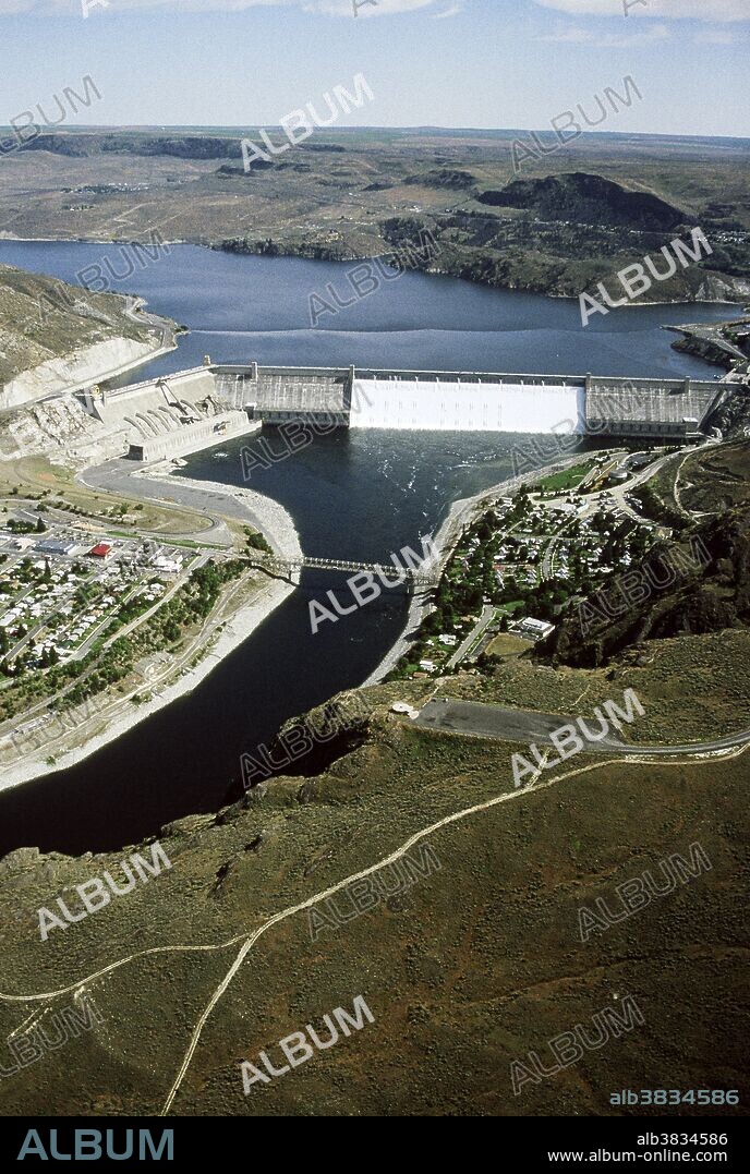 Grand Coulee Dam, the top producer of hydroelectricity in the United States.