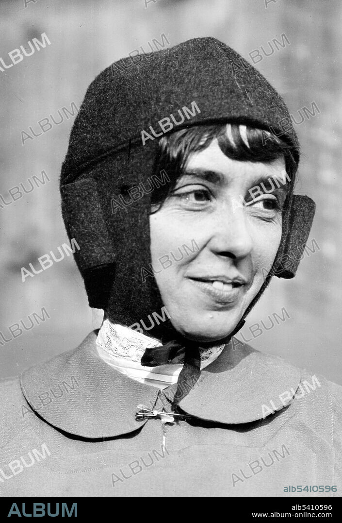 Helene Dutrieu, Belgian Aviatrix and Cyclist