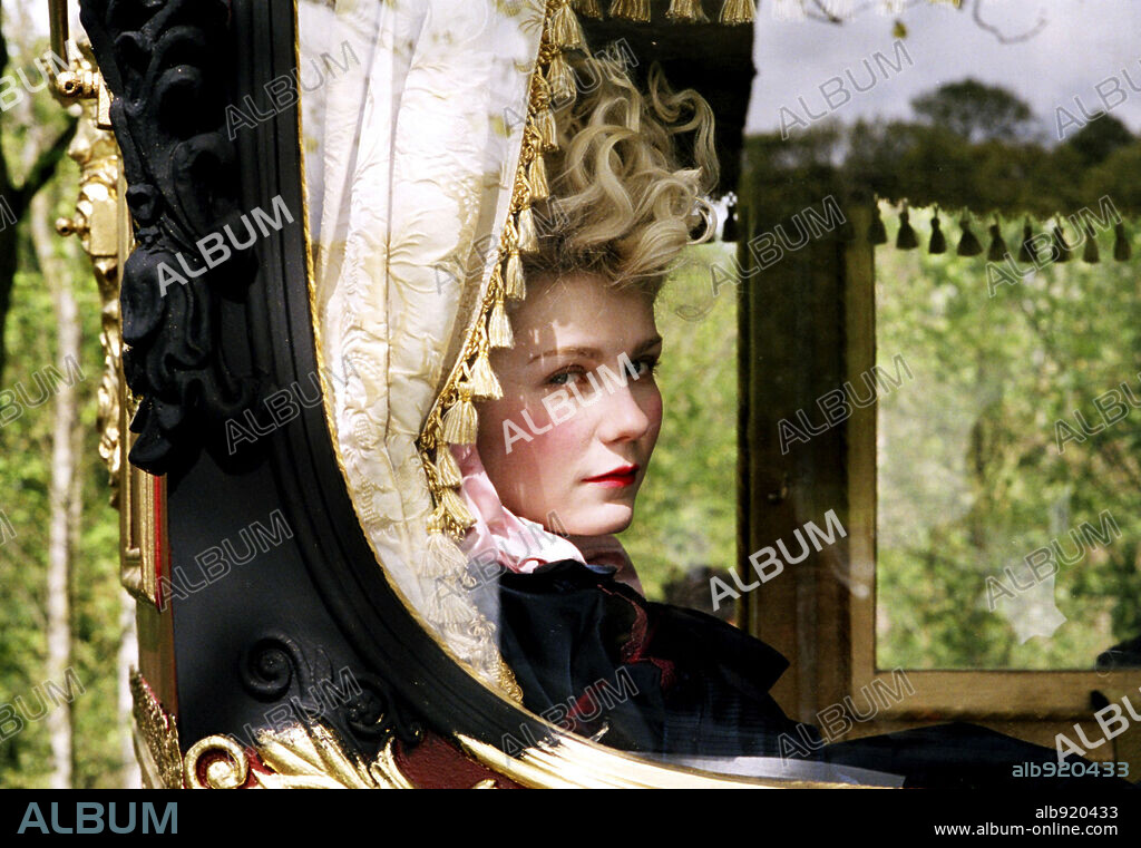 KIRSTEN DUNST en MARÍA ANTONIETA, 2006 (MARIE ANTOINETTE), dirigida por SOFIA COPPOLA. Copyright COLUMBIA PICTURES CORPORATION/AMERICAN ZOETROPE.