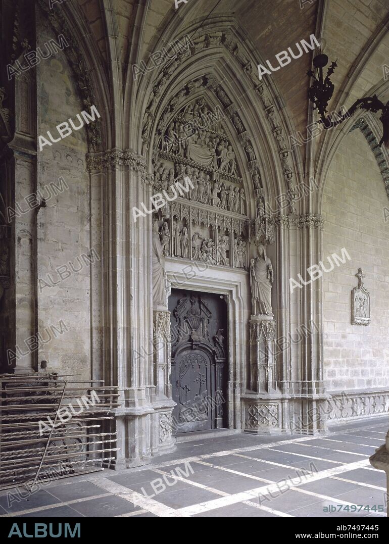 JACQUES PERUT (S XIV). PUERTA PRECIOSA - PORTADA GOTICA DEL CLAUSTRO DE LA CATEDRAL DE PAMPLONA - SIGLO XIV.