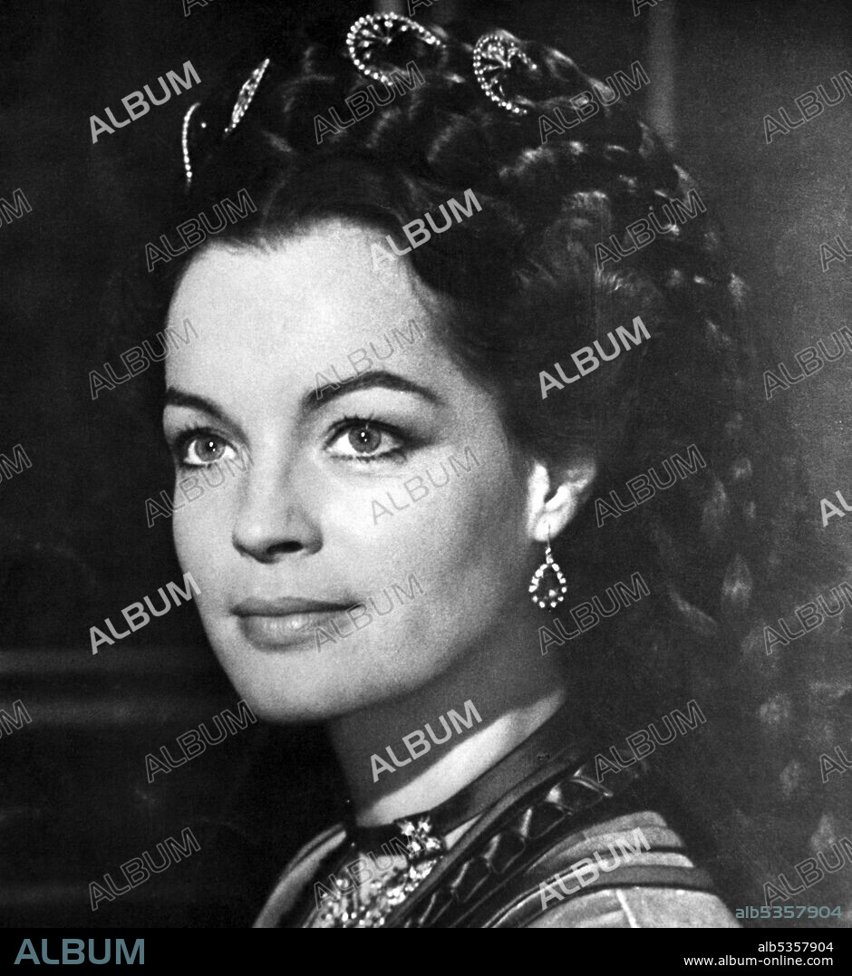 ROMY SCHNEIDER en LUIS II DE BAVIERA, EL REY LOCO, 1972 (LUDWIG), dirigida por LUCHINO VISCONTI. Copyright M.G.M.