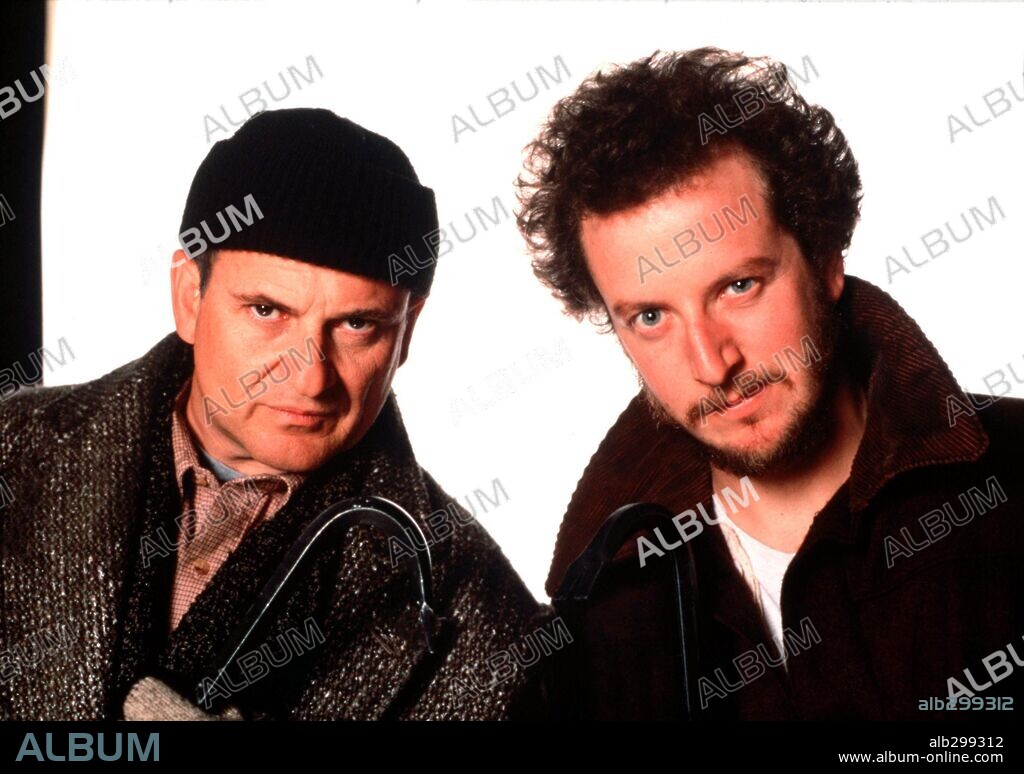 DANIEL STERN y JOE PESCI en SOLO EN CASA, 1990 (HOME ALONE), dirigida por CHRIS COLUMBUS. Copyright 20TH CENTURY FOX.