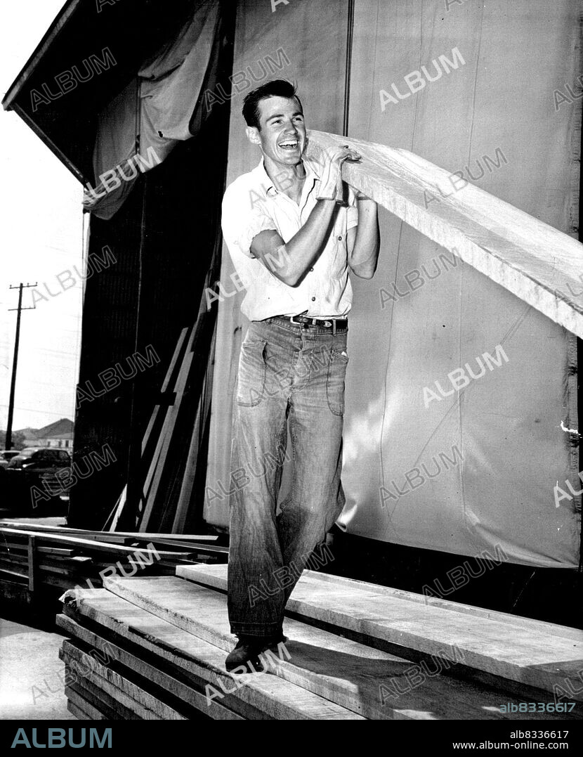 Mel Patton - Athletics. September 02, 1947. (Photo by Wide World Photo).