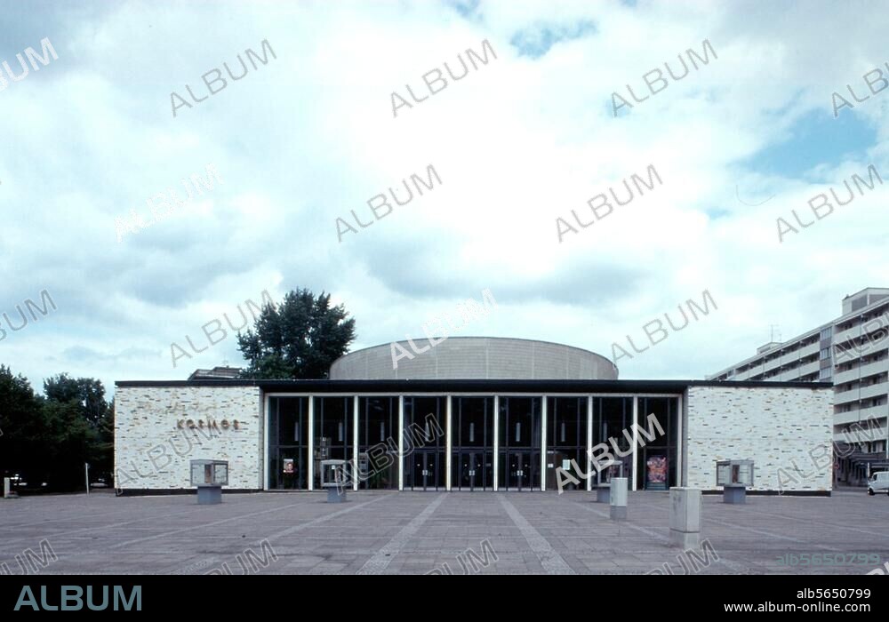 Berlin-Friedrichshain, Frankfurter Allee (ab 1950 Stalinallee, ab 1961 Karl-Marx-Allee), (Bebauung 1949-60; Arch.: H.J.Hartmann, H.Henselmann, H.Hopp u. a.). Ansichten. (18).