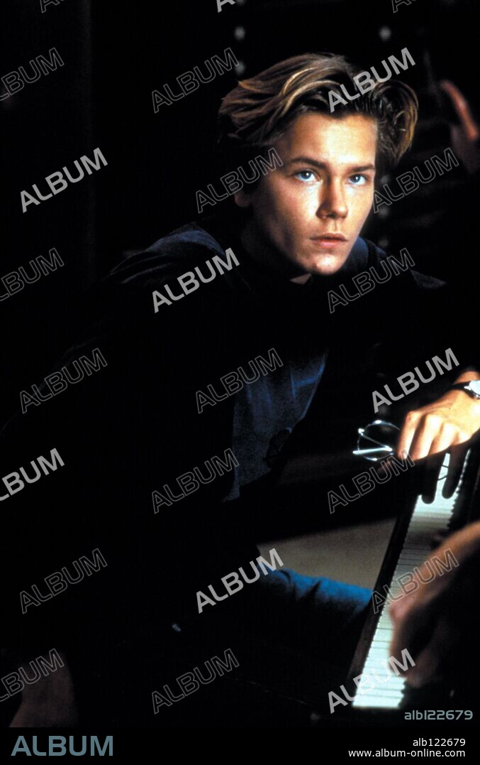 RIVER PHOENIX in RUNNING ON EMPTY, 1988, directed by SIDNEY LUMET. Copyright WARNER BROTHERS. Jan 15, 1988; Los Angeles, CA, USA; The drama 'Running On Empty' direted by Sidney Lumet and starring RIVER PHOENIX as Danny Pope.
