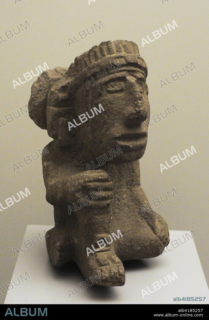 Figura humana sedente. Piedra. Cultura Azteca. Período Postclásico Tardío (1250-1520 d. C.). México Central. Museo de América. Madrid. España.