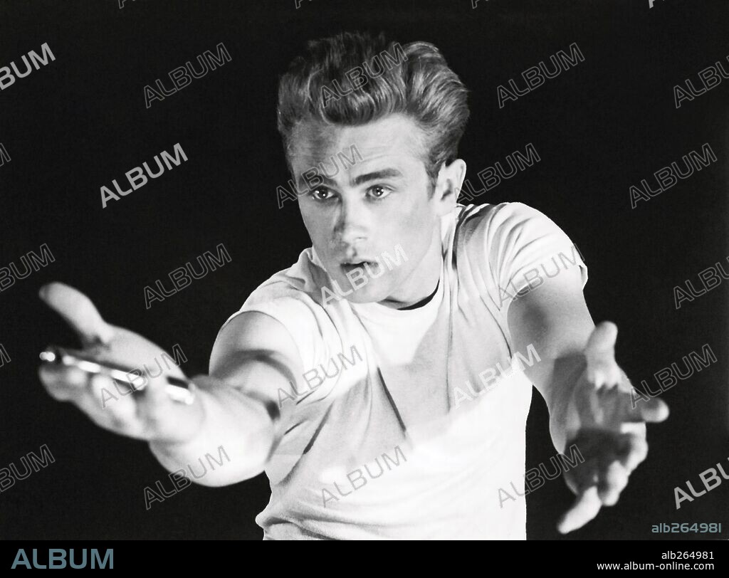 JAMES DEAN in ...DENN SIE WISSEN NICHT, WAS SIE TUN, 1955 (REBEL WITHOUT A CAUSE), unter der Regie von NICHOLAS RAY. Copyright WARNER BROTHERS.